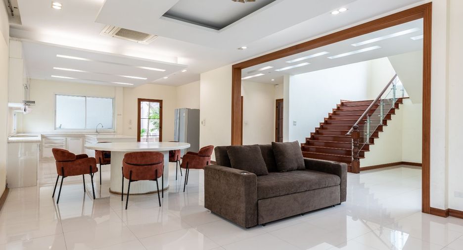 Casa en venta de 4 habitaciones en Khan Na Yao, Bangkok