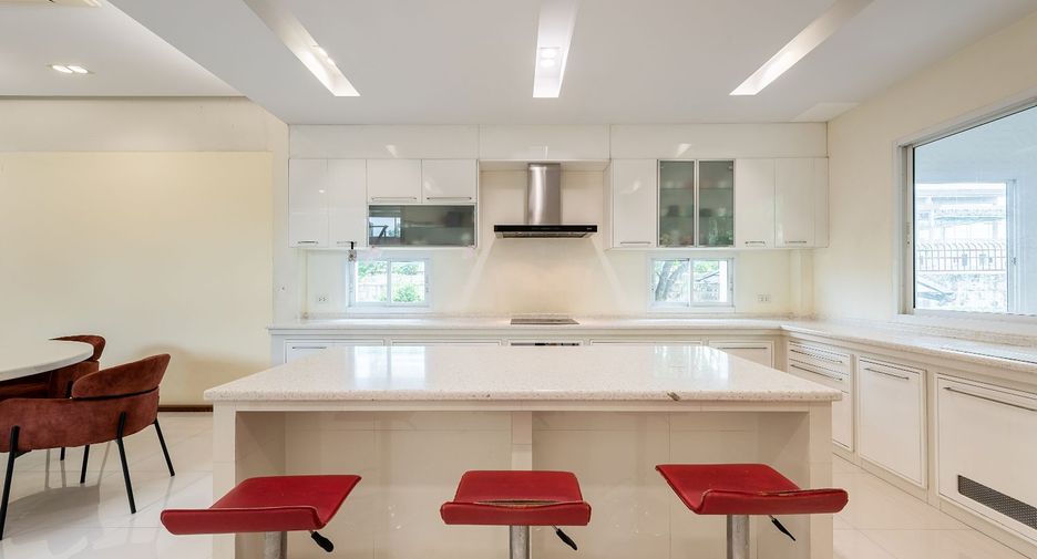 Casa en venta de 4 habitaciones en Khan Na Yao, Bangkok