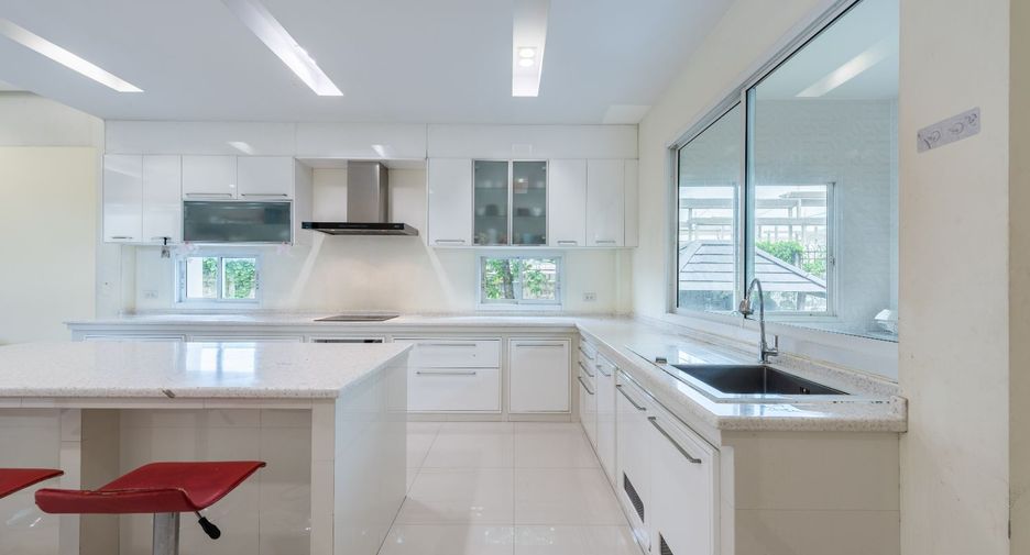 Casa en venta de 4 habitaciones en Khan Na Yao, Bangkok