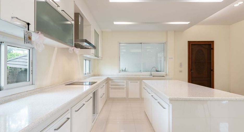 Casa en venta de 4 habitaciones en Khan Na Yao, Bangkok