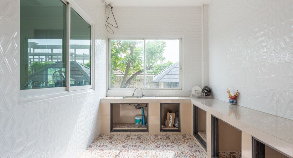 Casa en venta de 4 habitaciones en Khan Na Yao, Bangkok