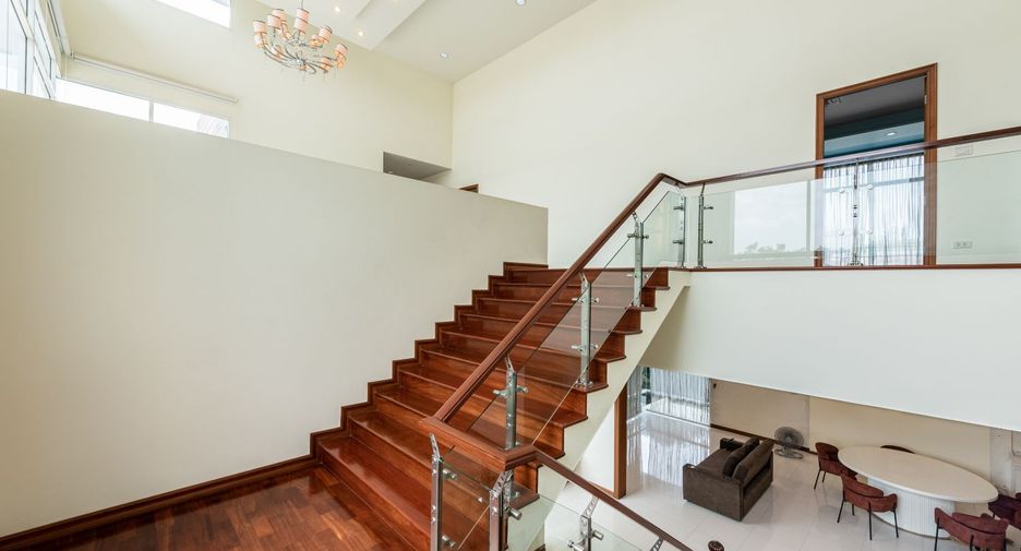 Casa en venta de 4 habitaciones en Khan Na Yao, Bangkok