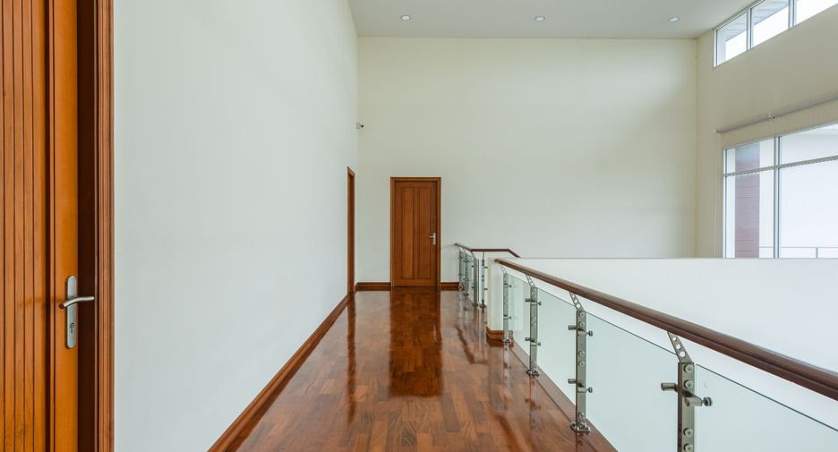 Casa en venta de 4 habitaciones en Khan Na Yao, Bangkok