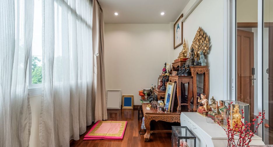 Casa en venta de 4 habitaciones en Khan Na Yao, Bangkok