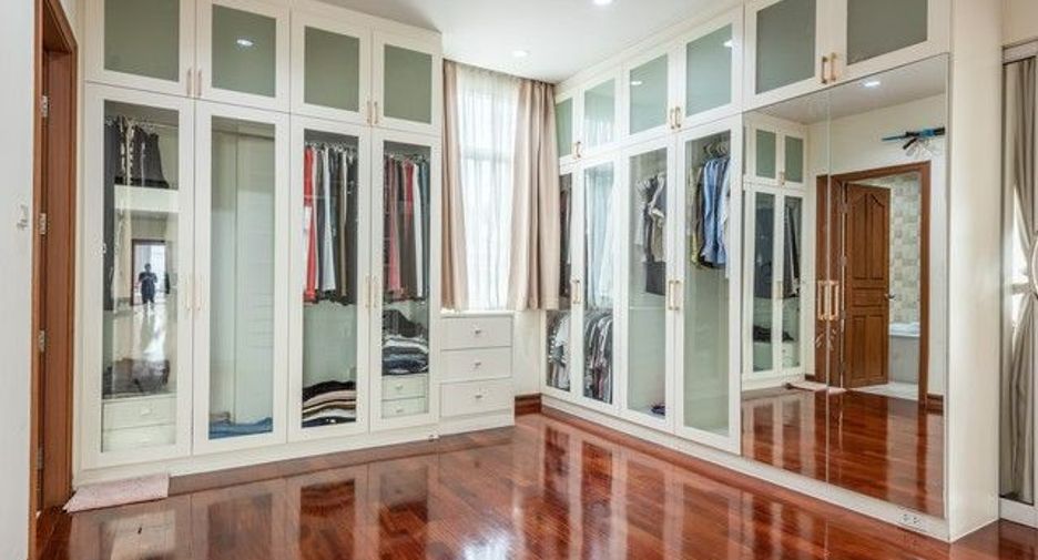 Casa en venta de 4 habitaciones en Khan Na Yao, Bangkok