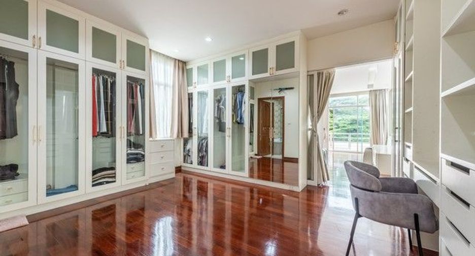Casa en venta de 4 habitaciones en Khan Na Yao, Bangkok
