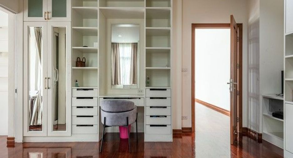 Casa en venta de 4 habitaciones en Khan Na Yao, Bangkok