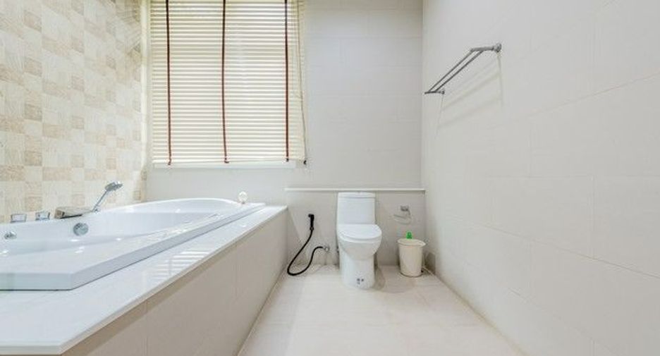 Casa en venta de 4 habitaciones en Khan Na Yao, Bangkok