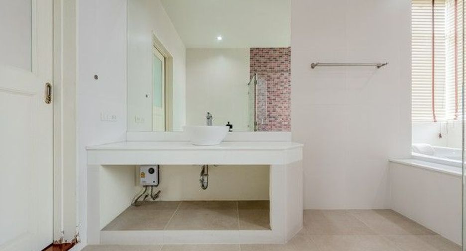 Casa en venta de 4 habitaciones en Khan Na Yao, Bangkok