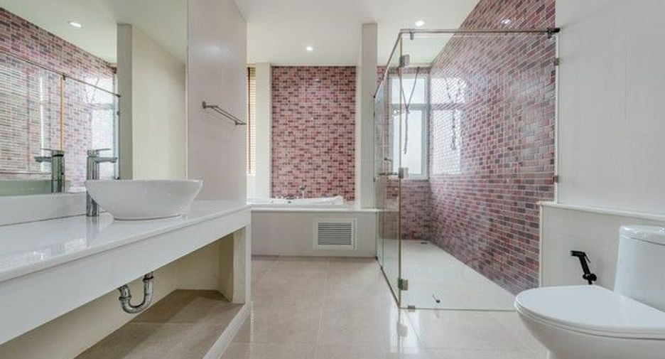 Casa en venta de 4 habitaciones en Khan Na Yao, Bangkok