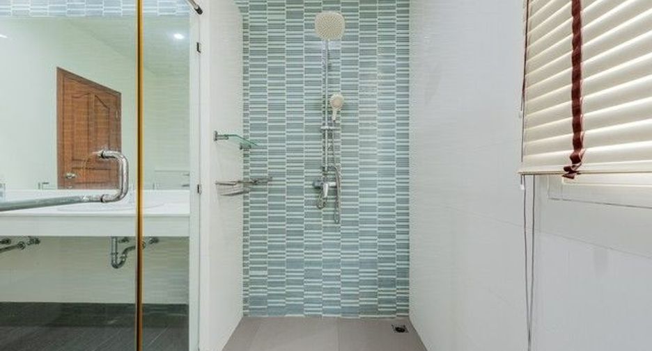 Casa en venta de 4 habitaciones en Khan Na Yao, Bangkok