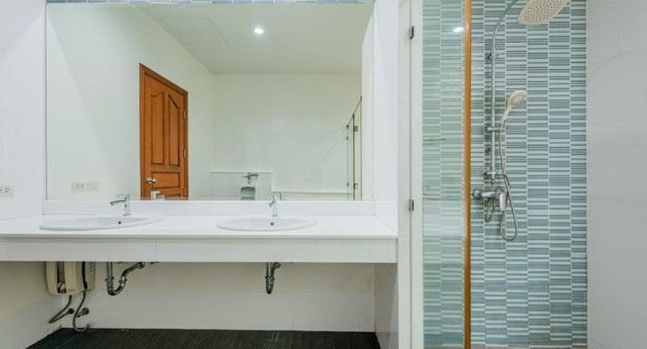 Casa en venta de 4 habitaciones en Khan Na Yao, Bangkok