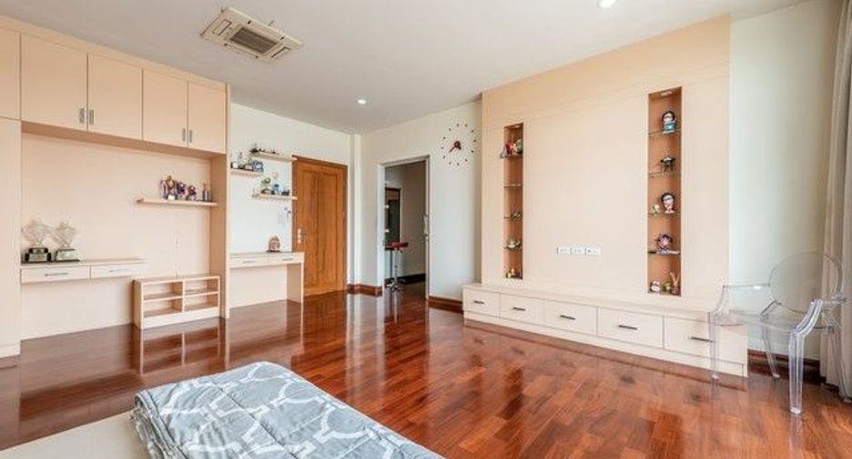 Casa en venta de 4 habitaciones en Khan Na Yao, Bangkok