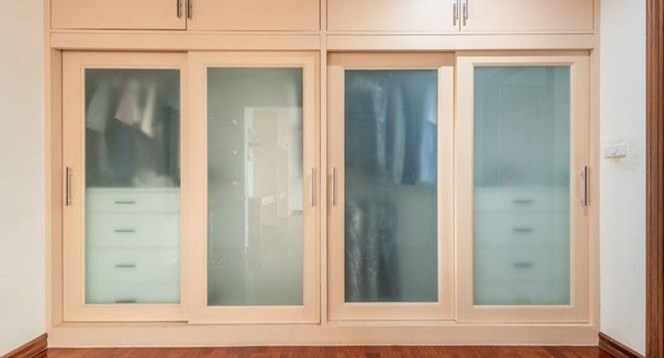 Casa en venta de 4 habitaciones en Khan Na Yao, Bangkok