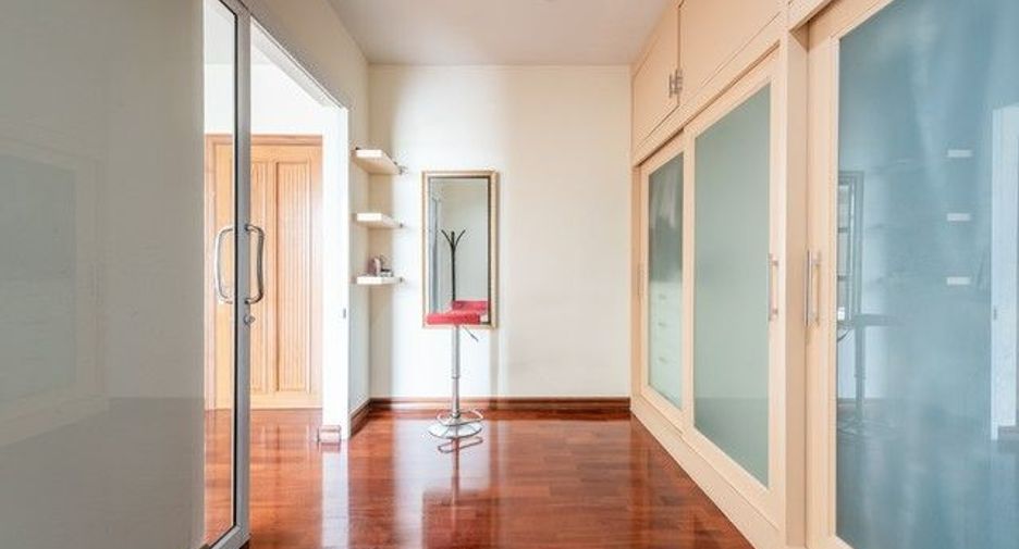Casa en venta de 4 habitaciones en Khan Na Yao, Bangkok
