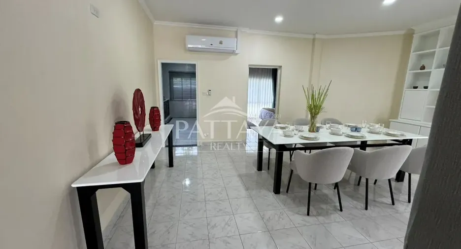 Haus zur Miete und zum Kauf mit 3 Zimmer in Bang Lamung, Chonburi