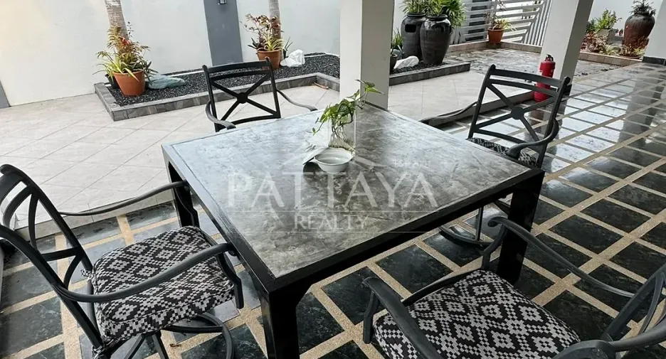 Haus zur Miete und zum Kauf mit 3 Zimmer in Bang Lamung, Chonburi