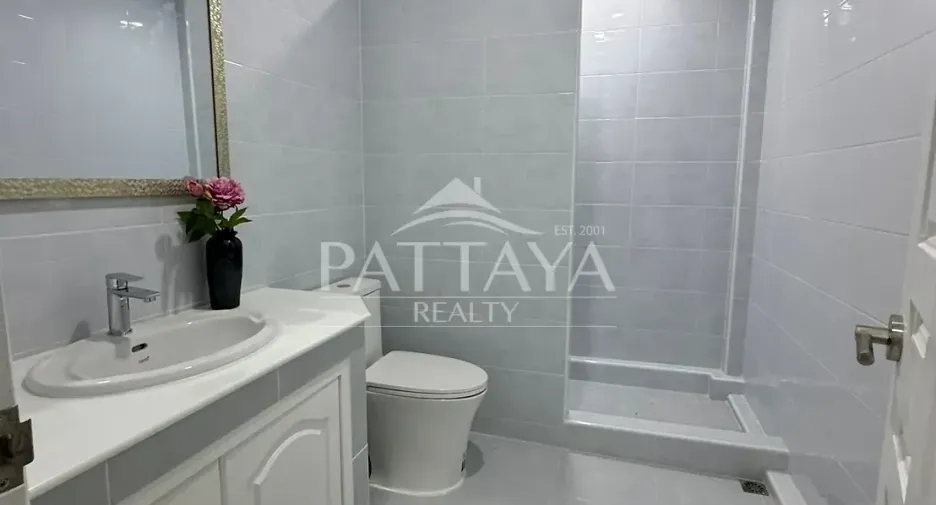 Haus zur Miete und zum Kauf mit 3 Zimmer in Bang Lamung, Chonburi