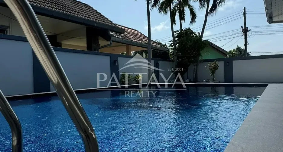 Haus zur Miete und zum Kauf mit 3 Zimmer in Bang Lamung, Chonburi