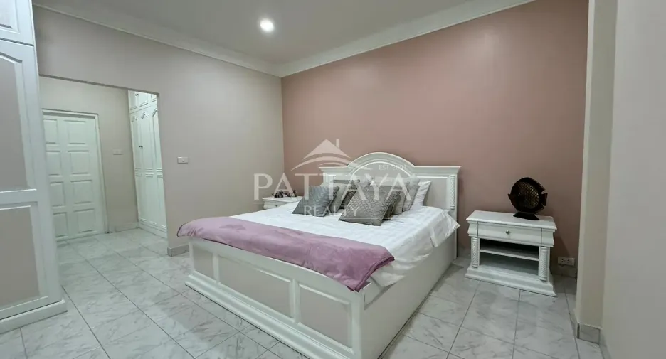 Haus zur Miete und zum Kauf mit 3 Zimmer in Bang Lamung, Chonburi