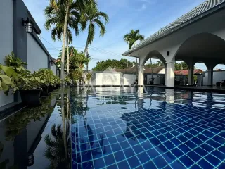 Haus zur Miete und zum Kauf mit 3 Zimmer in Bang Lamung, Chonburi