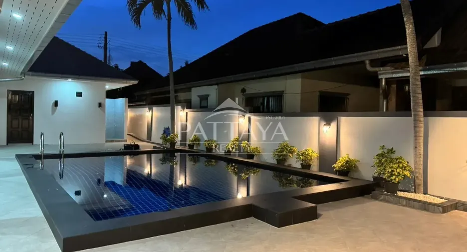 Haus zur Miete und zum Kauf mit 3 Zimmer in Bang Lamung, Chonburi