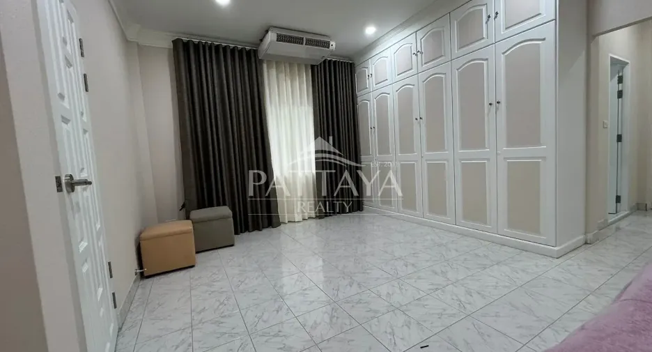 Haus zur Miete und zum Kauf mit 3 Zimmer in Bang Lamung, Chonburi