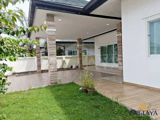 À louer 3 chambres maison à Bang Lamung, Chonburi
