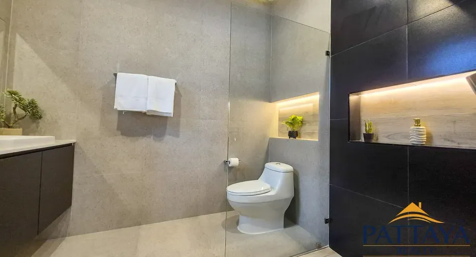 À vendre 5 chambres maison à Bang Lamung, Chonburi