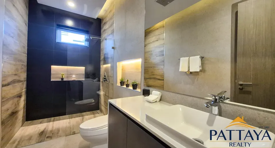 À vendre 5 chambres maison à Bang Lamung, Chonburi