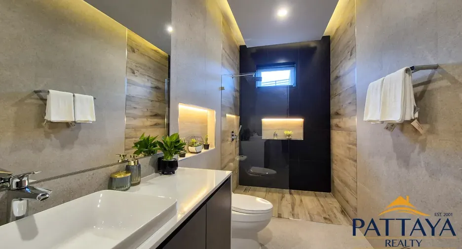 À vendre 5 chambres maison à Bang Lamung, Chonburi