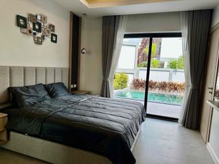 Villa en alquiler y en venta de 4 habitaciones en Bang Lamung, Chonburi