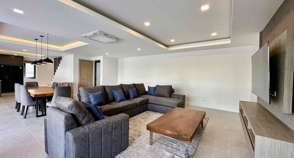 Villa en alquiler y en venta de 4 habitaciones en Bang Lamung, Chonburi