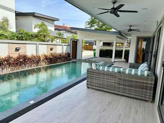 Villa en alquiler y en venta de 4 habitaciones en Bang Lamung, Chonburi