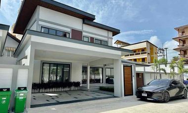 Villa en alquiler y en venta de 4 habitaciones en Bang Lamung, Chonburi
