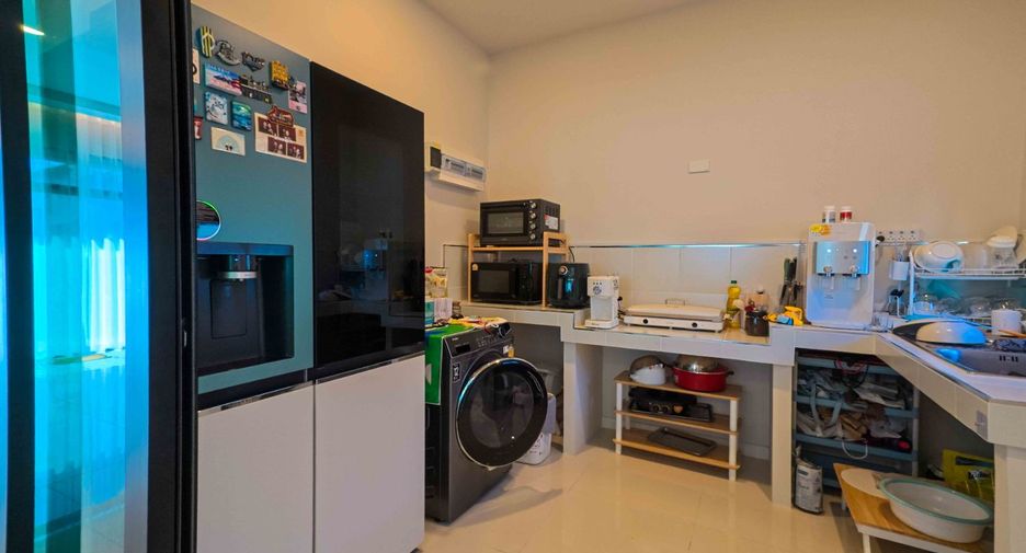 For rent and for sale 3 bedrooms house in Khlong Sam Wa, Bangkok