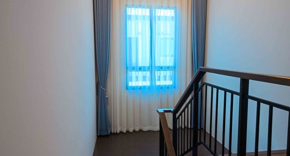 For rent and for sale 3 bedrooms house in Khlong Sam Wa, Bangkok