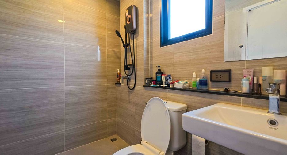 For rent and for sale 3 bedrooms house in Khlong Sam Wa, Bangkok