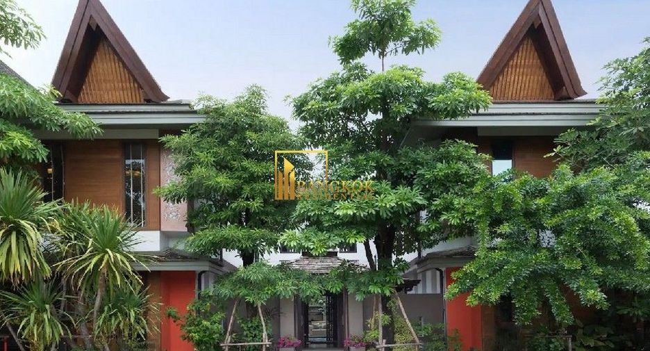 For rent 4 ベッドルーム house in Khlong Toei, Bangkok