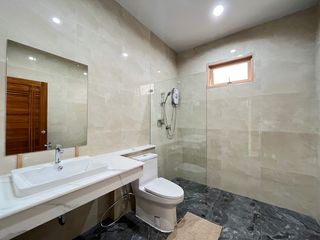For rent 4 bedrooms villa in Mueang Krabi, Krabi