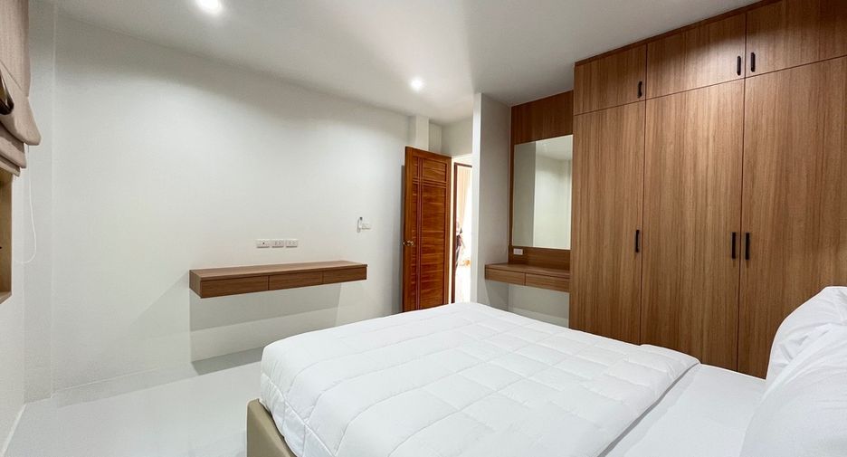 For rent 4 bedrooms villa in Mueang Krabi, Krabi
