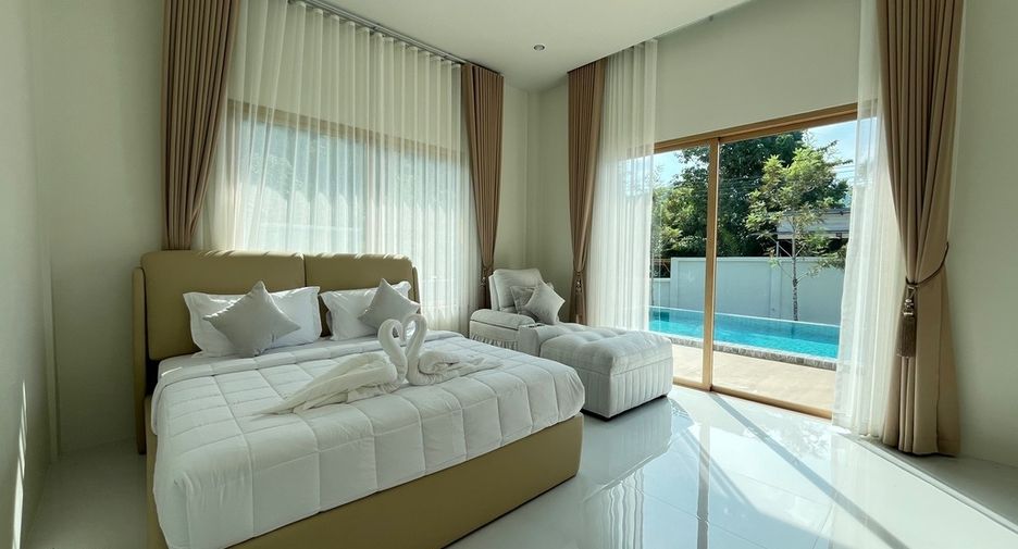 For rent 4 bedrooms villa in Mueang Krabi, Krabi