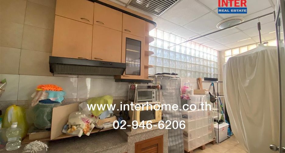 For sale 3 bedrooms townhouse in Khlong Sam Wa, Bangkok