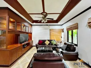 出售 3 卧室 独立屋 在 Huai Yai, 芭提雅