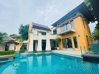 Haus zur Miete und zum Kauf mit 6 Zimmer in Bang Lamung, Chonburi
