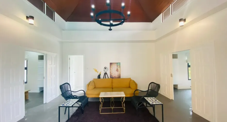 Casa en alquiler y en venta de 6 habitaciones en Bang Lamung, Chonburi