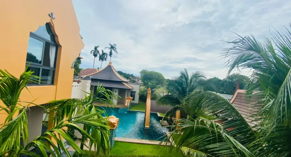 Casa en alquiler y en venta de 6 habitaciones en Bang Lamung, Chonburi