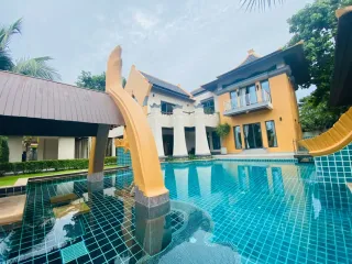 Haus zur Miete und zum Kauf mit 6 Zimmer in Bang Lamung, Chonburi