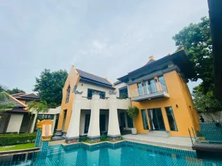 Haus zur Miete und zum Kauf mit 6 Zimmer in Bang Lamung, Chonburi
