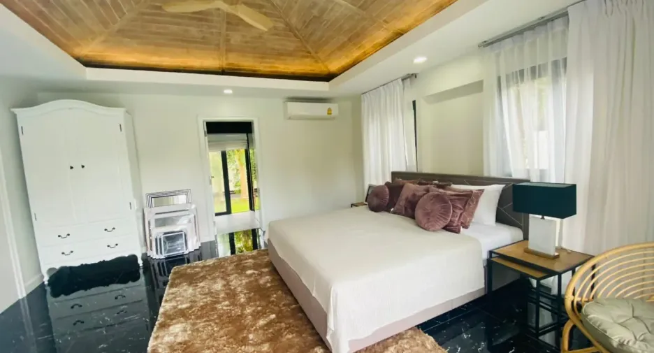 Casa en alquiler y en venta de 6 habitaciones en Bang Lamung, Chonburi